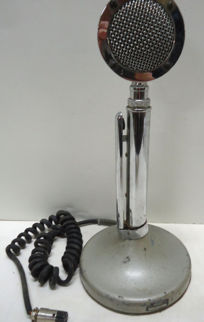 Microphone: 12 1/8" T x 5 1/2" W- 30 Inch Cord