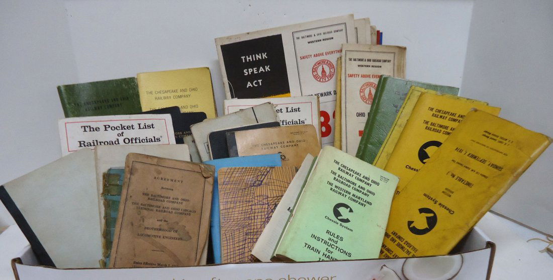 Lot Railroad Time Tables, Regulators, Etc. (1 of 10)