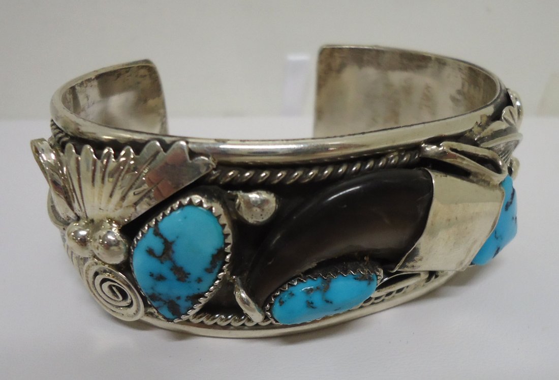 Navajo Turquoise Bear Claw Bracelet (1 of 6)