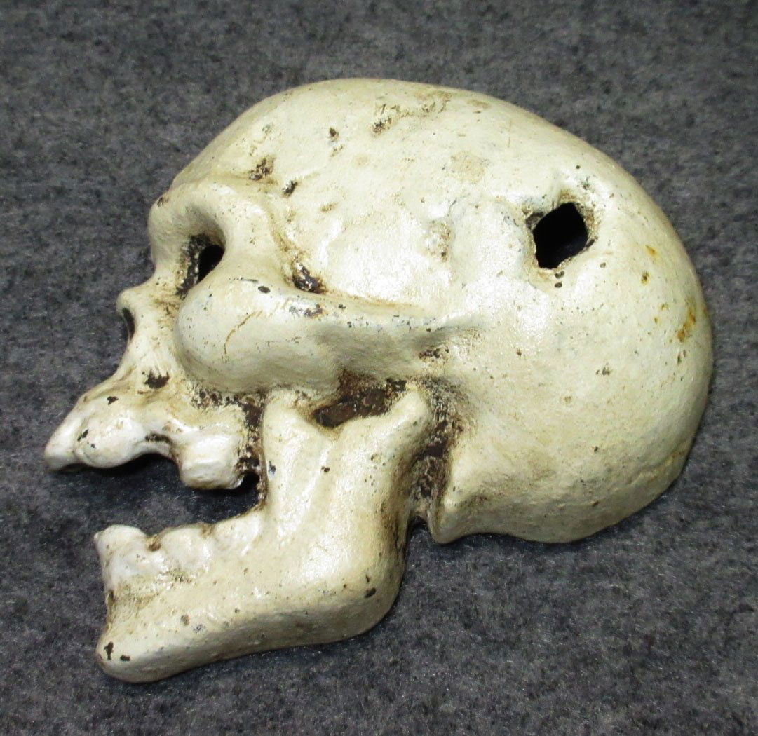 C.I. Skull Bottle Opener- Modern (1 of 2)