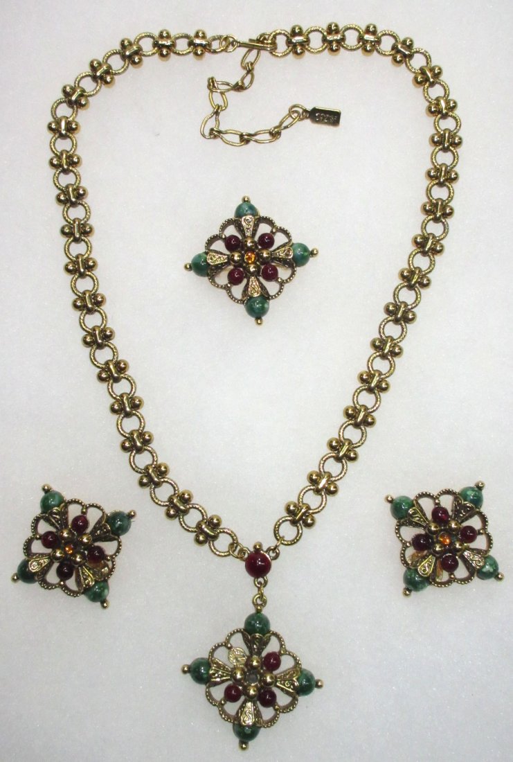 3pc Faux Jade, Carnelian Necklace Set: Inc. Ornate Necklace, Pin & Earrings