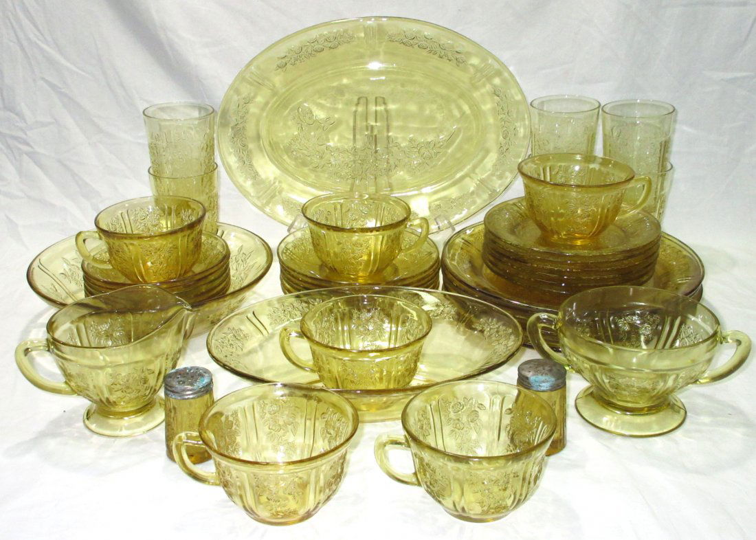 43pc  Sharon Depression Glass (1 of 8)