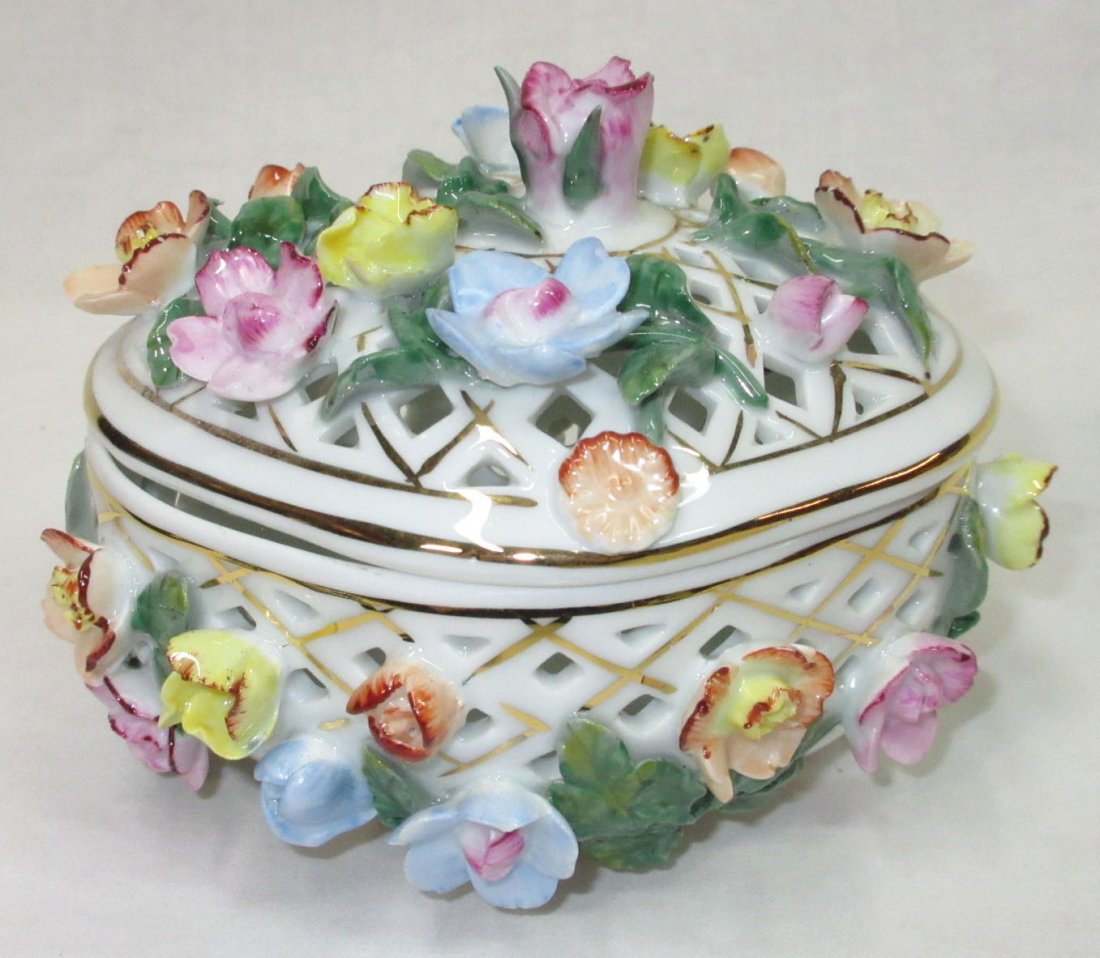 KPM Porcelain Dresser Box: 4"T x 5" x 4"
