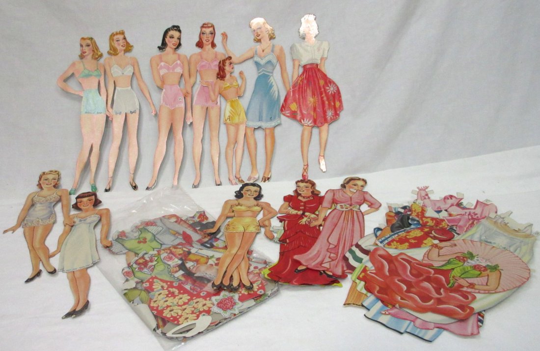 Lot of Vintage Paper Dolls & Accessories (1 of 5)