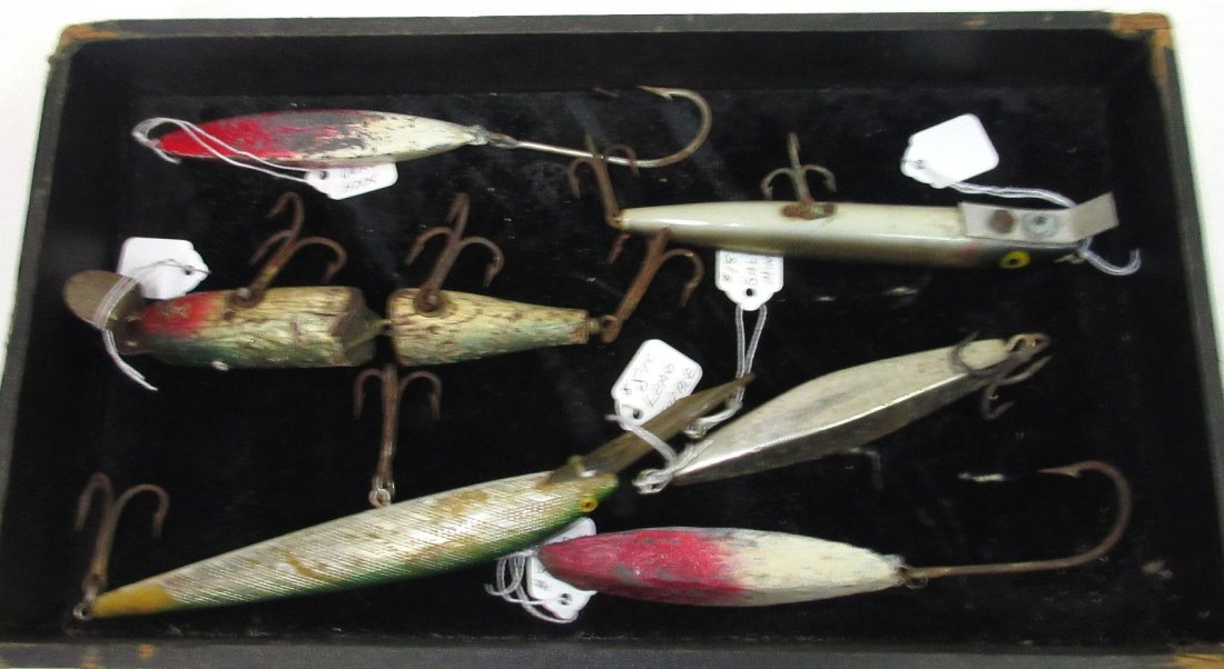Lot of Vintage Fishing Lures: 4 1/2" - 7"L