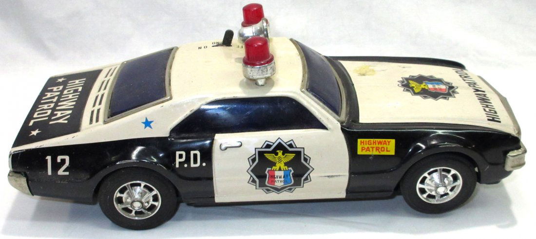 Batt. Op Highway Patrol Police Car: 10" x 4" x 3 3/4"