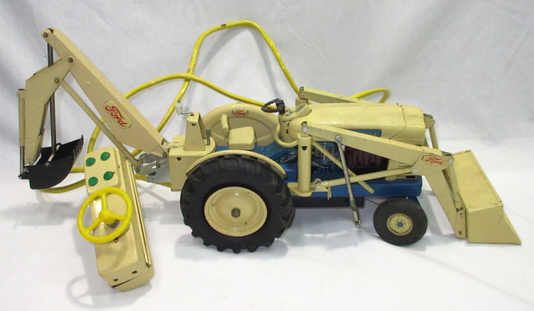 Remote Control Ford Tractor (1 of 7)