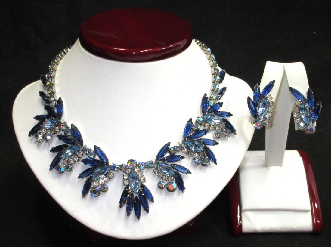 D&E Juliana Heliotrope Necklace Boxed Set (1 of 6)