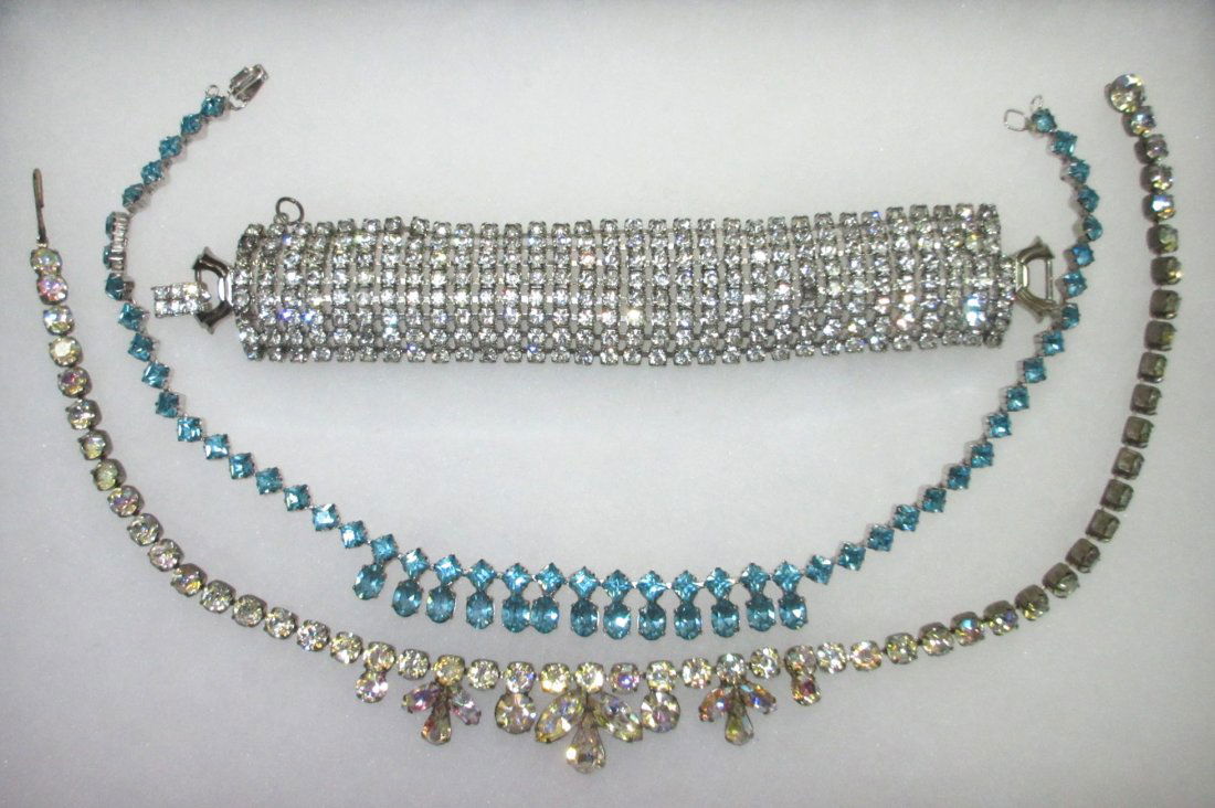 WEISS Bracelet & 2 Necklaces (1 of 8)