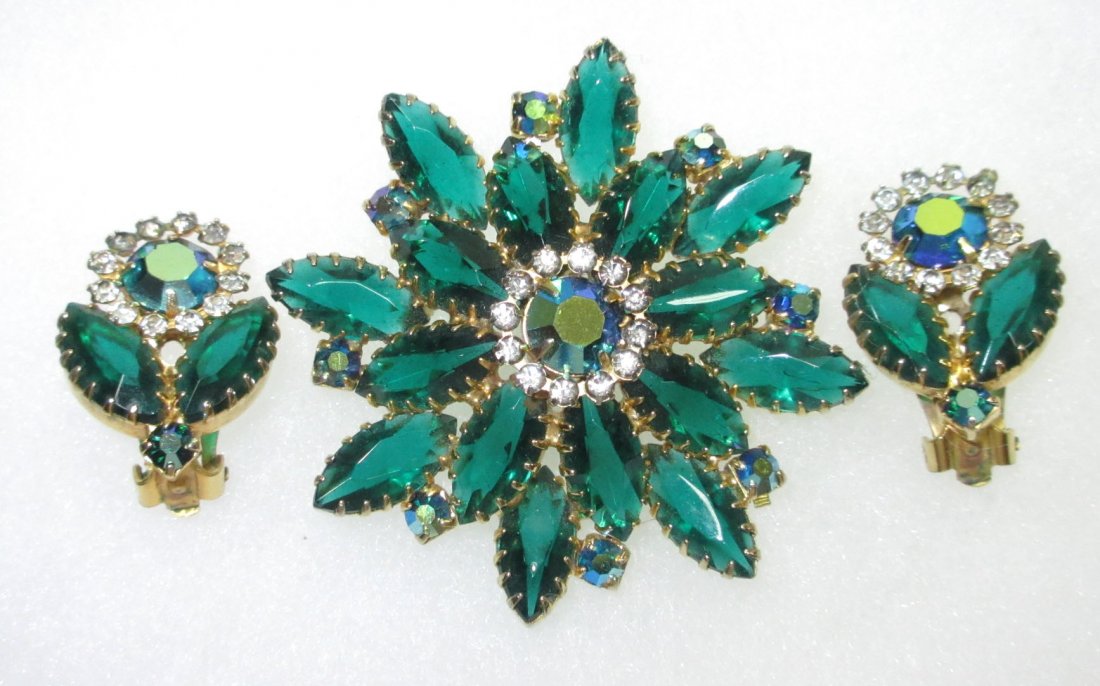 Open Back Emerald Glass Brooch Set (1 of 4)