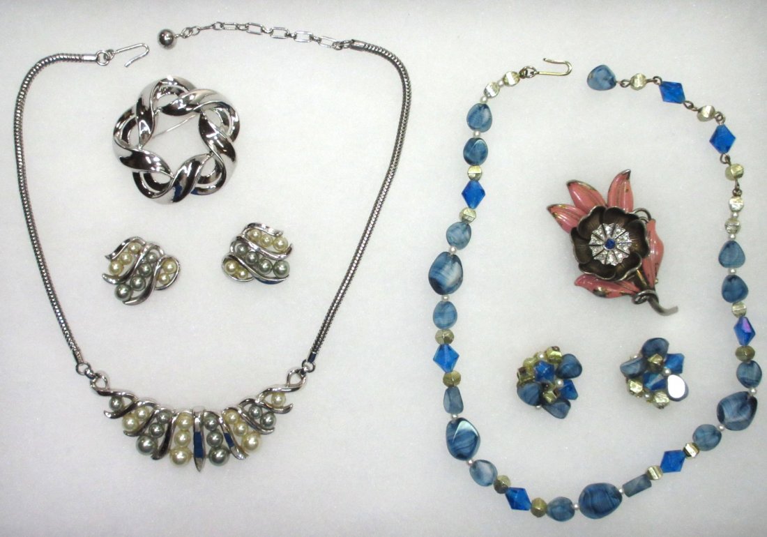 Early Trifari Fur Clip, Art Stone Choker (1 of 5)