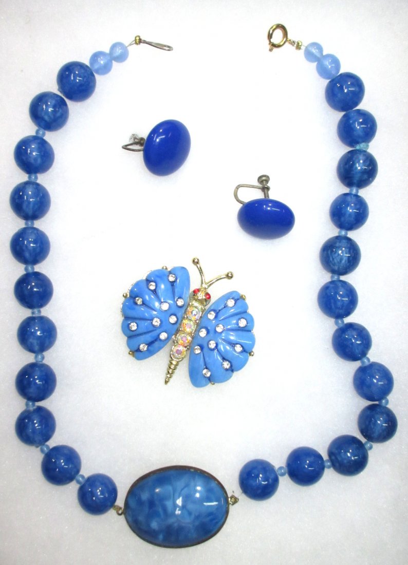 Blue Glass Bd Choker, Butterfly & Earrings: 16" Blue Swirl Glass Bead Choker w/ 1 1/4" Swirl Bead Center - 1 3/4" Blue Lucite Butterfly & 3/4" Blue Glass Earrings