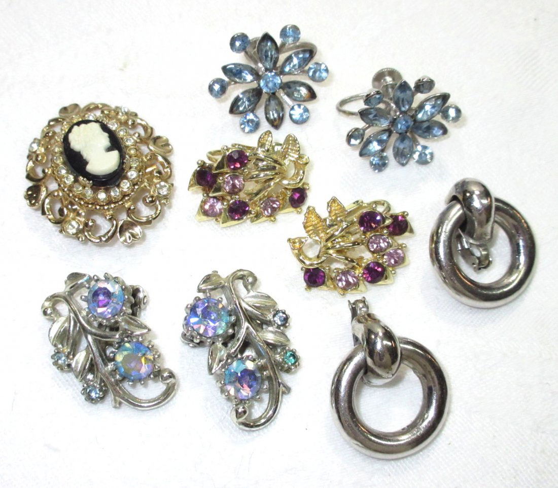 Coro Cameo Pin & 4 Pr.s Coro Earrings (1 of 6)