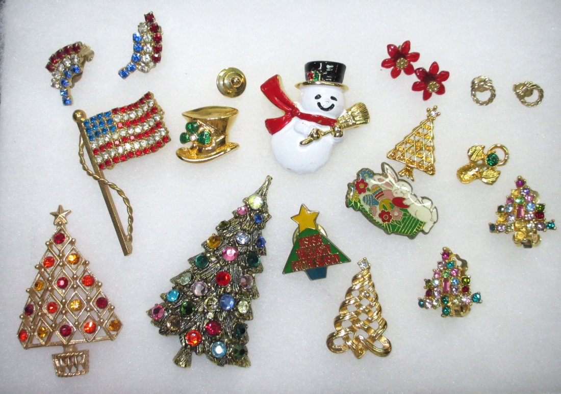 12pc Holiday Pins & Earrings (1 of 6)