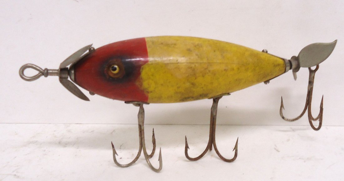 Wooden Fishing Lure: 5 1/2"