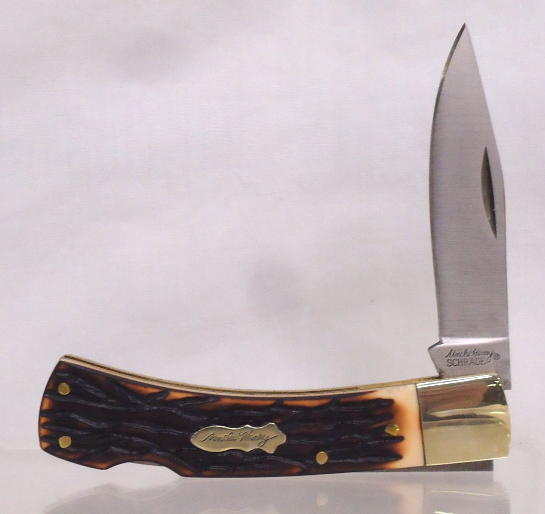 Schrade Uncle Henry Lock Blade Knife (1 of 2)