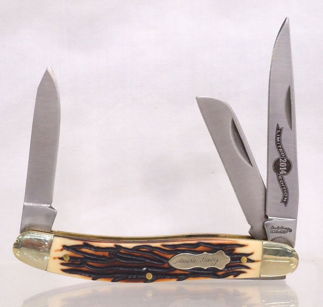 Schrade Uncle Henry Pocket Knife (1 of 2)