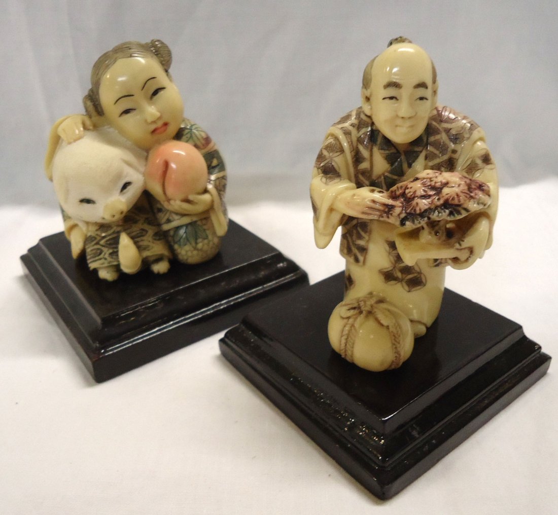 2 Oriental Figures (1 of 5)