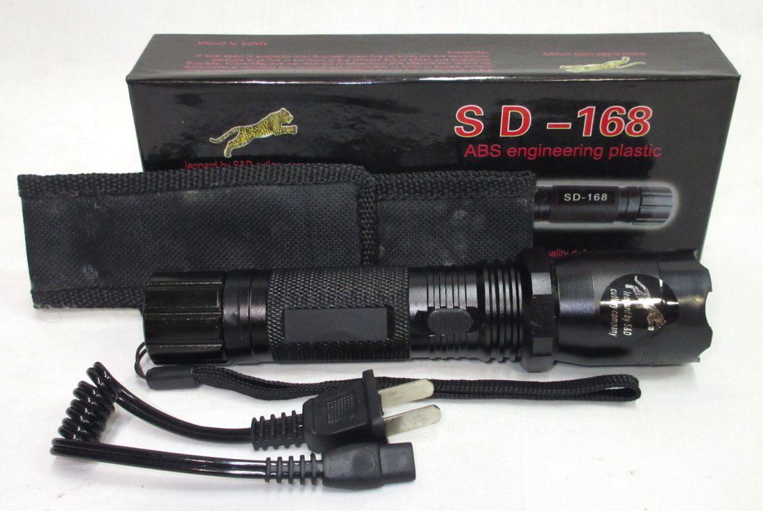 SD-168 Flashlight Tazer NIB (1 of 2)