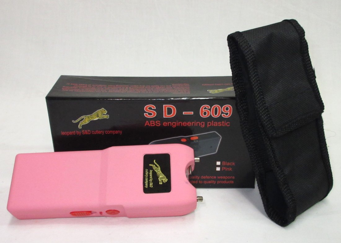 SD-168 Flashlight Tazer NIB (1 of 3)