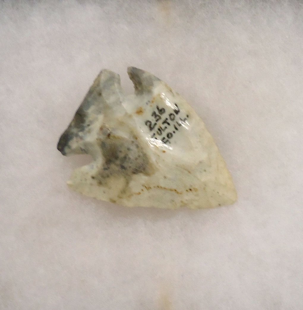 2 1/8" Arrowhead Mkd. Fulton Co. Ill. (1 of 2)