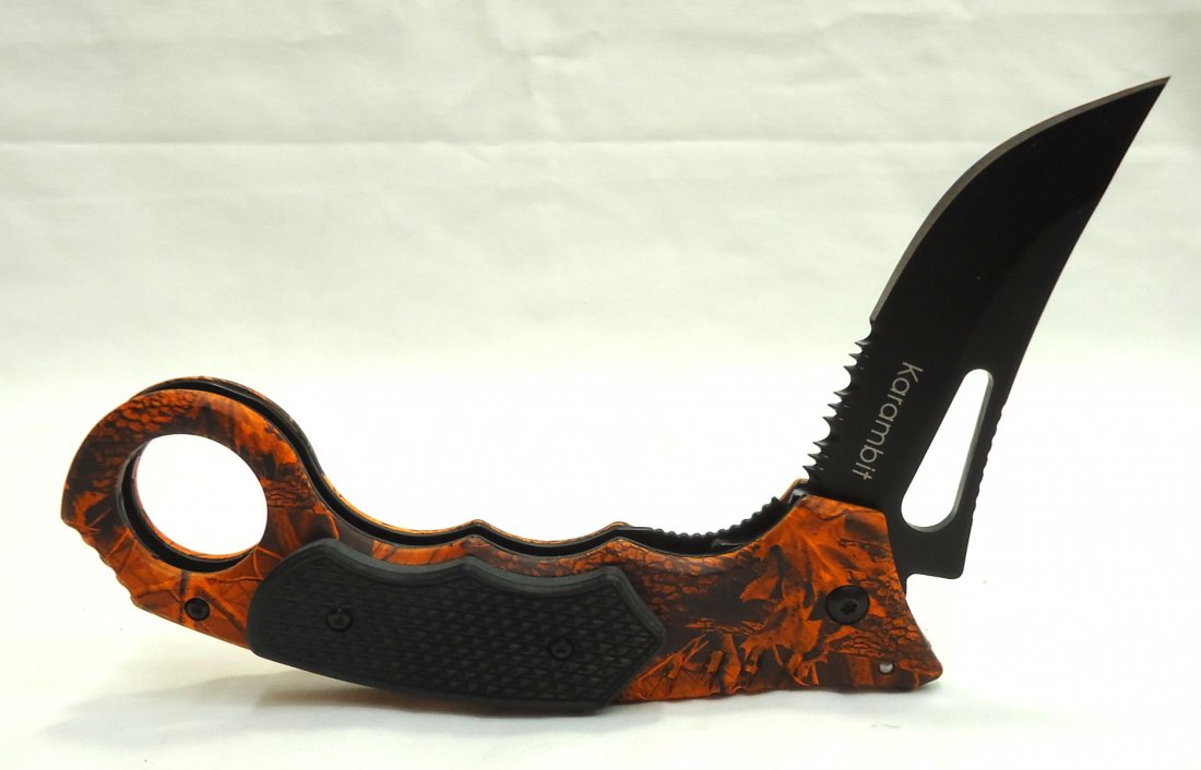 5 1/2" Lock Blade Folding Knife (1 of 2)