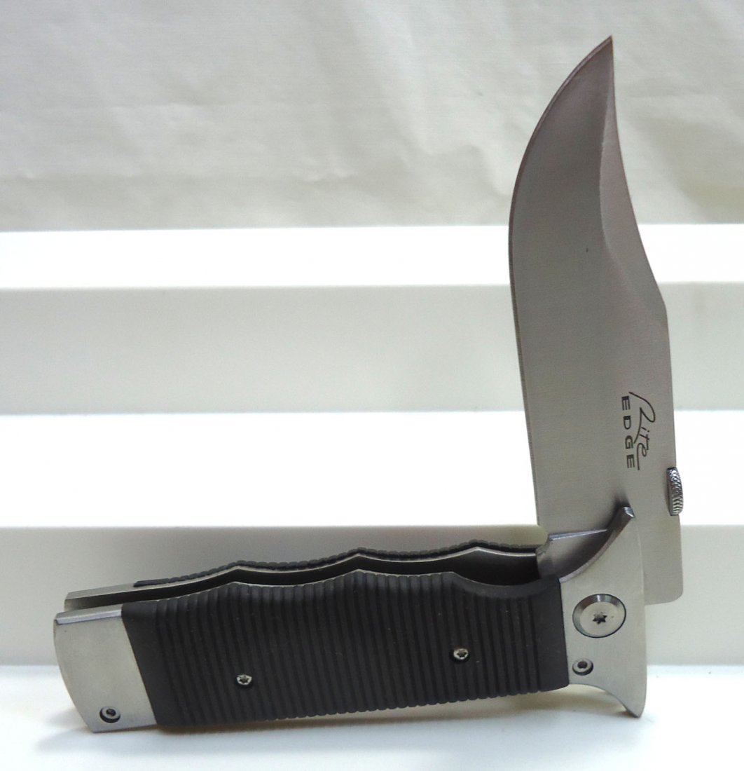 4 1/2" Lock Blade Folding Knife (1 of 2)