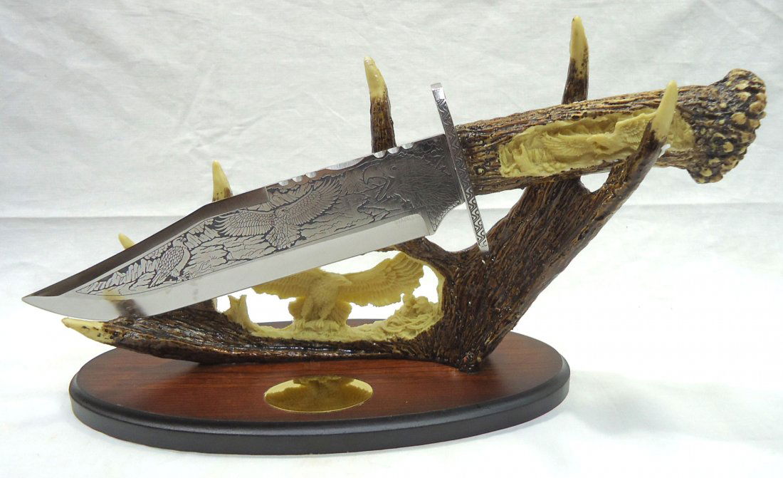 14 1/2" Eagle Presentation Bowie Knife (1 of 6)
