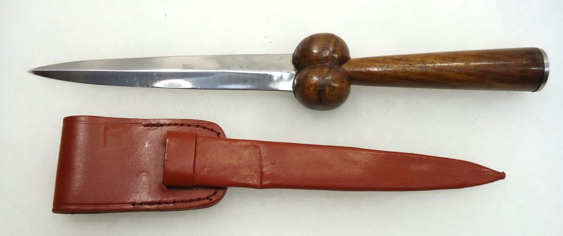 12 1/4" Scottish Bollock Dagger (1 of 2)