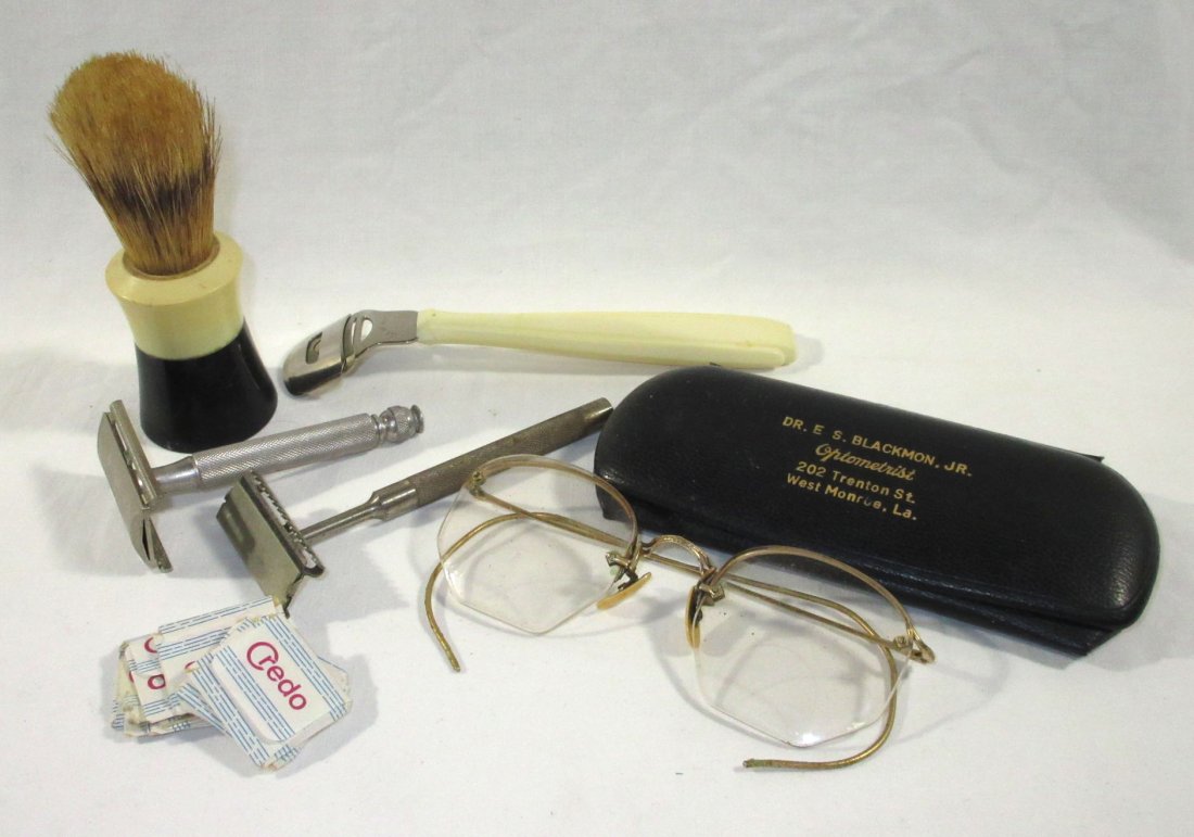 Assorted Collection of Men's Shaving Equipment (1 of 5)