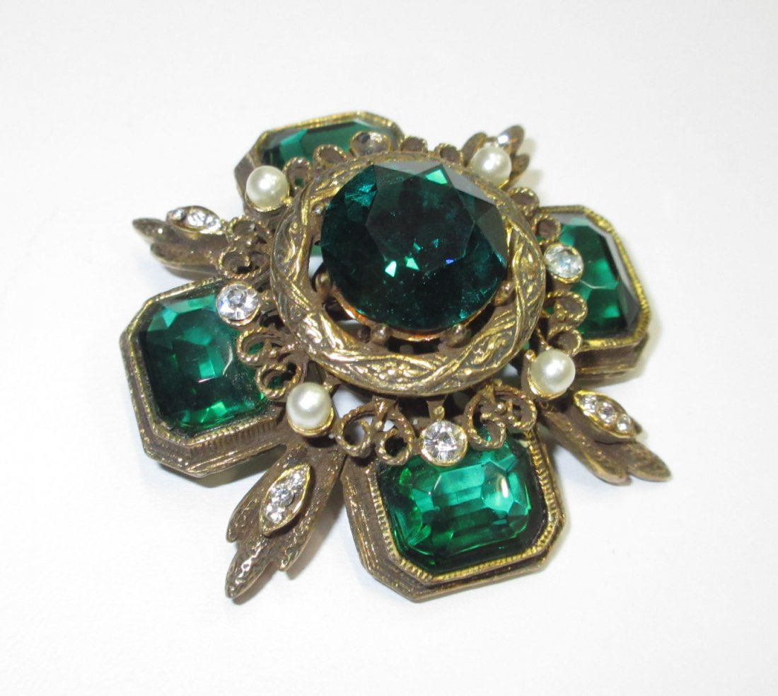 Capri Emerald Glass Maltese Cross Pin/Pendant (1 of 5)