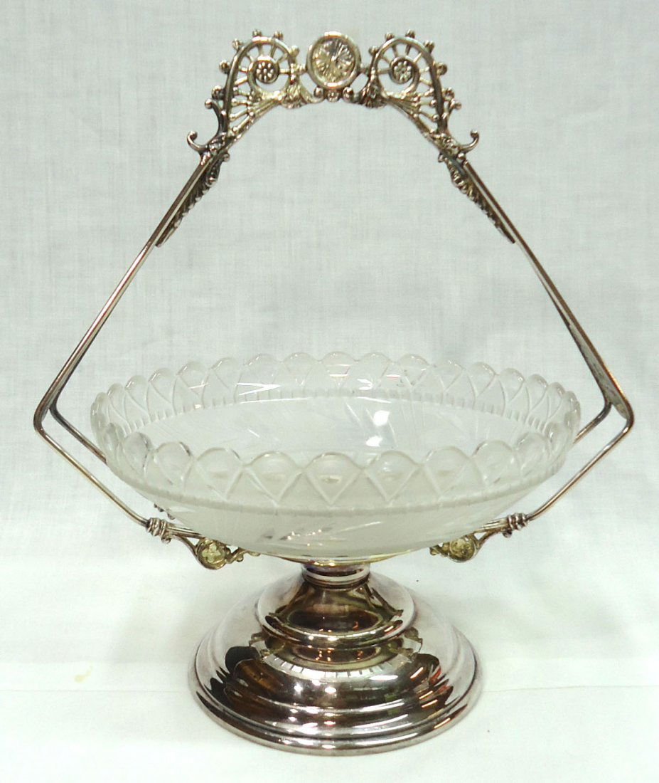 Victorian Bride's Basket (1 of 5)