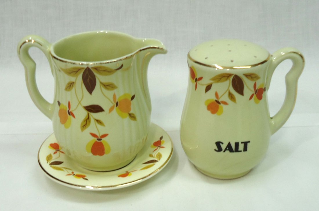 Halls " Autumn Leaf " Salt, Syrup, & Under plate: All- 4"