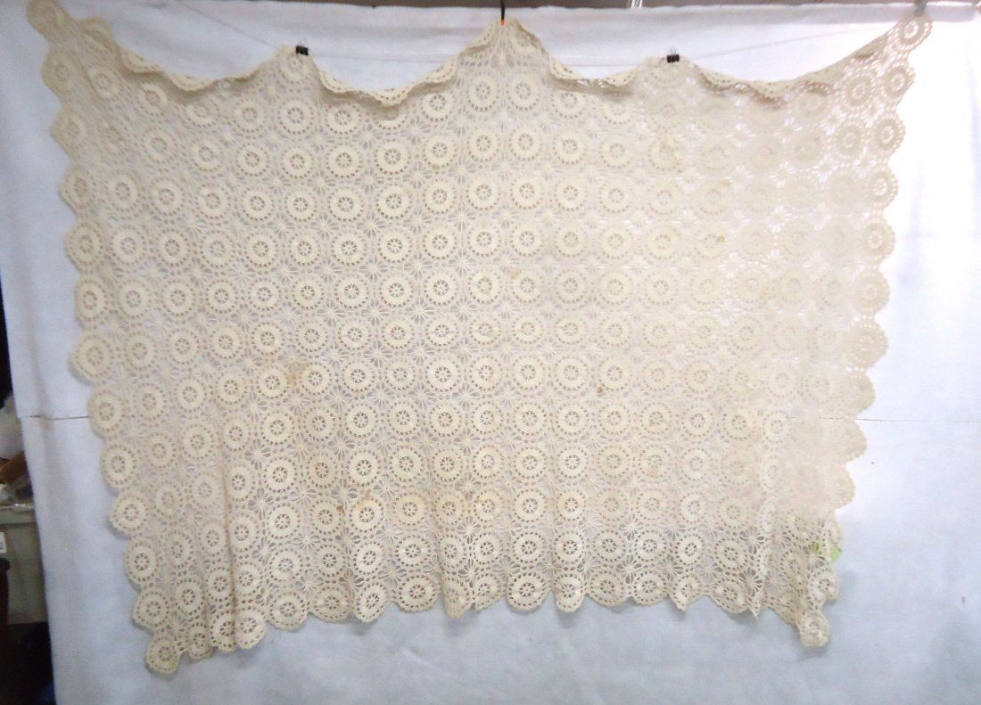 Crocheted Table Cloth (1 of 7)