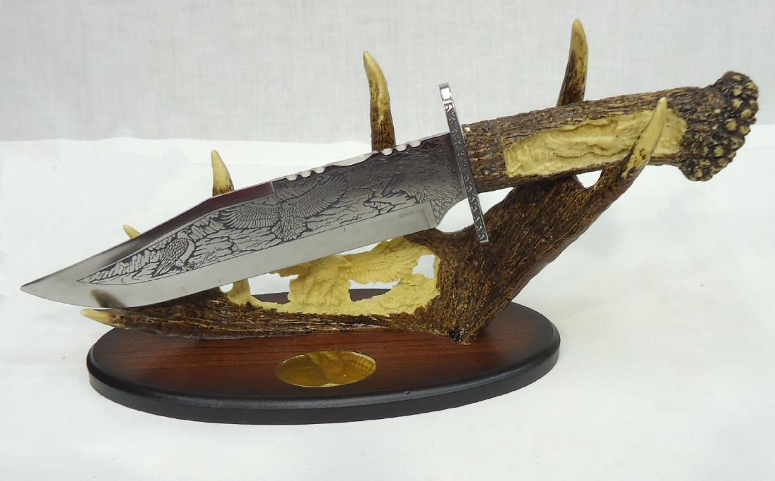 14 3/4" Presentation Bowie Knife (1 of 4)