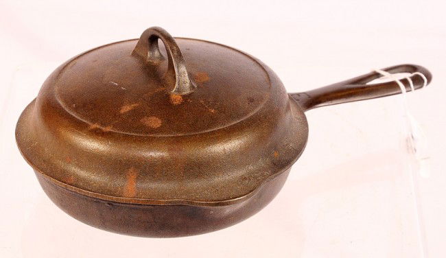 No 3 Griswold Skillet w/ Lid