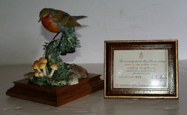 Royal Worcester porcelain Dorothy Doughty Robin In : Royal Worcester porcelain Dorothy Doughty Robin In The Autumn Woods. 7"