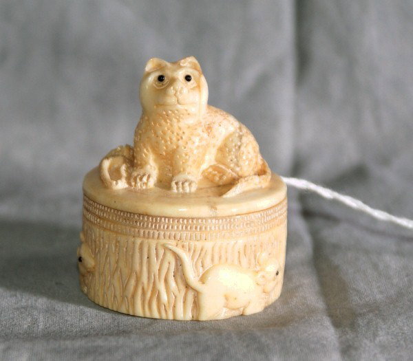 Ivory figural pill box of animals.: Ivory figural pill box of animals. H:2"