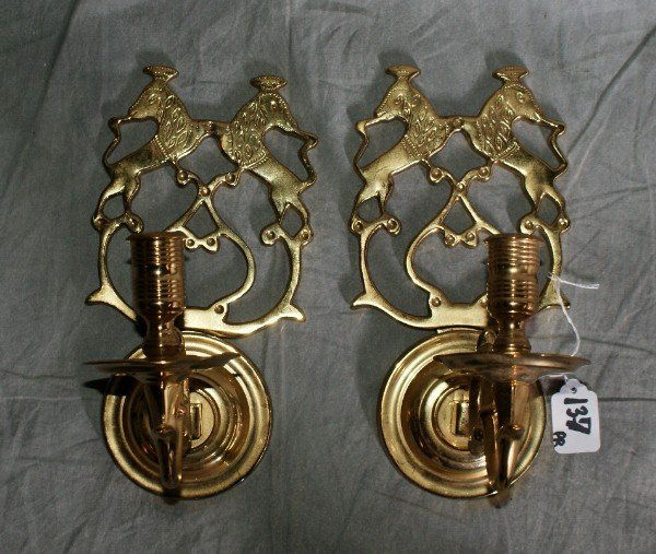 Pr brass single arm wall sconces. H:10".: Pr brass single arm wall sconces. H:10".
