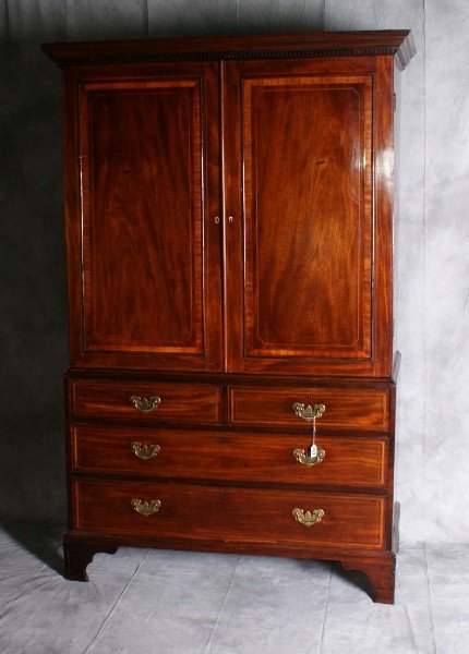 18th C English mahogany satinwood banded linen pre: 18th C English mahogany satinwood banded linen press . H:78" W:51" D:24.5"