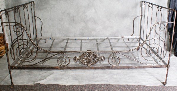 Antique French iron day bed.: Antique French iron day bed. H:36" L:72" D:49"