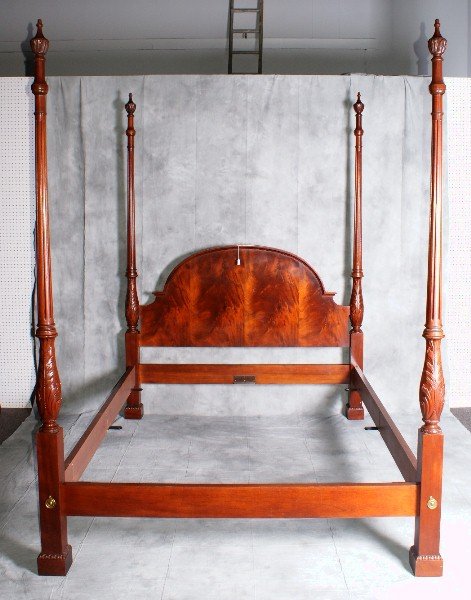 Baker and company Mahogany federal style poster b: Baker and company Mahogany federal style poster bed. H:91" W:66" L:87"