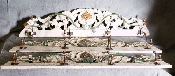 3 wood wall brackets with hanging hooks.: 3 wood wall brackets with hanging hooks. H:8.25" L:39"