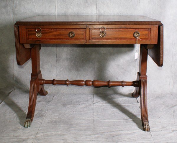 Mahogany drop side sofa table.: Mahogany drop side sofa table. H:29" L:35" D:24"