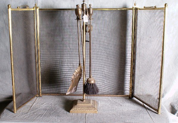 Brass fireplace screen and set of brass tools.: Brass fireplace screen and set of brass tools. Screen H:25.5" tools H:26.5"