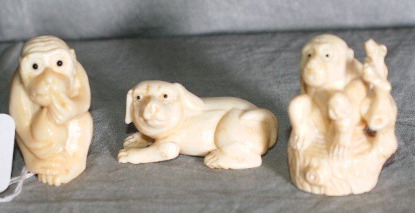 Three Chinese marine ivory netsukes of animals.: Three Chinese marine ivory netsukes of animals. L:2.25"