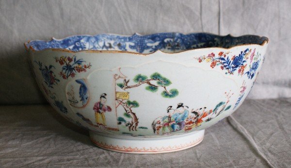 Large 18th C Chinese porcelain painted bowl with o: Large 18th C Chinese porcelain painted bowl with old staple repairs. H:5" D:11.25"
