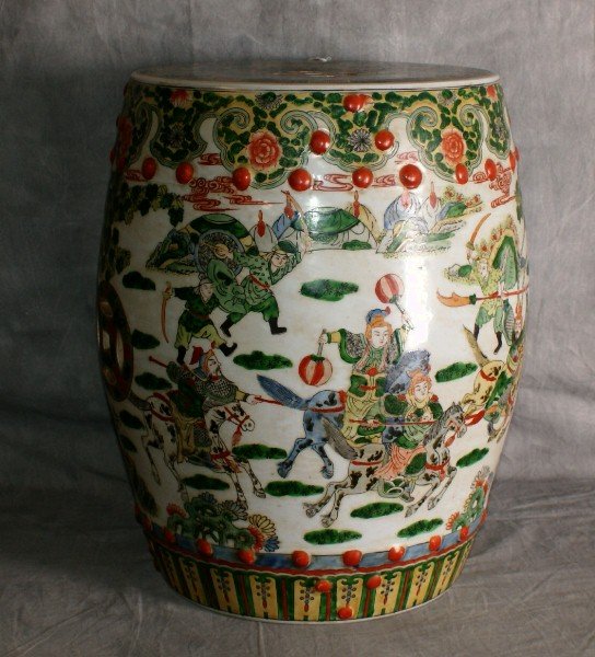 19th C Chinese porcelain warrior painted garden seat: 19th C Chinese porcelain warrior painted and enamel garden seat. H:18" D:13.5"