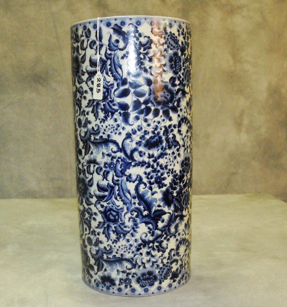 Chinese blue and white porcelain umbrella stand. H:18": Chinese blue and white porcelain umbrella stand. H:18"