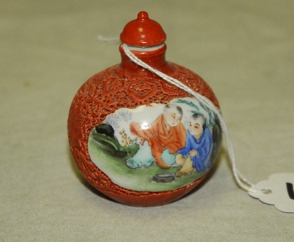 Chinese porcelain snuff bottle with 3 character marks: Chinese porcelain snuff bottle with 3 character marks on bottom. H:2.5"
